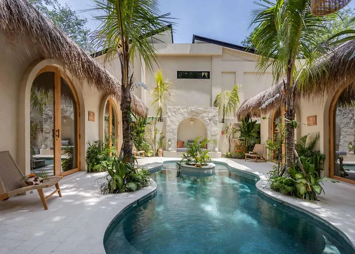 Bebas - Uluwatu, Bali 4*
