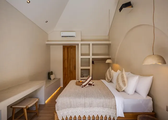 Bebas - Uluwatu, Bali